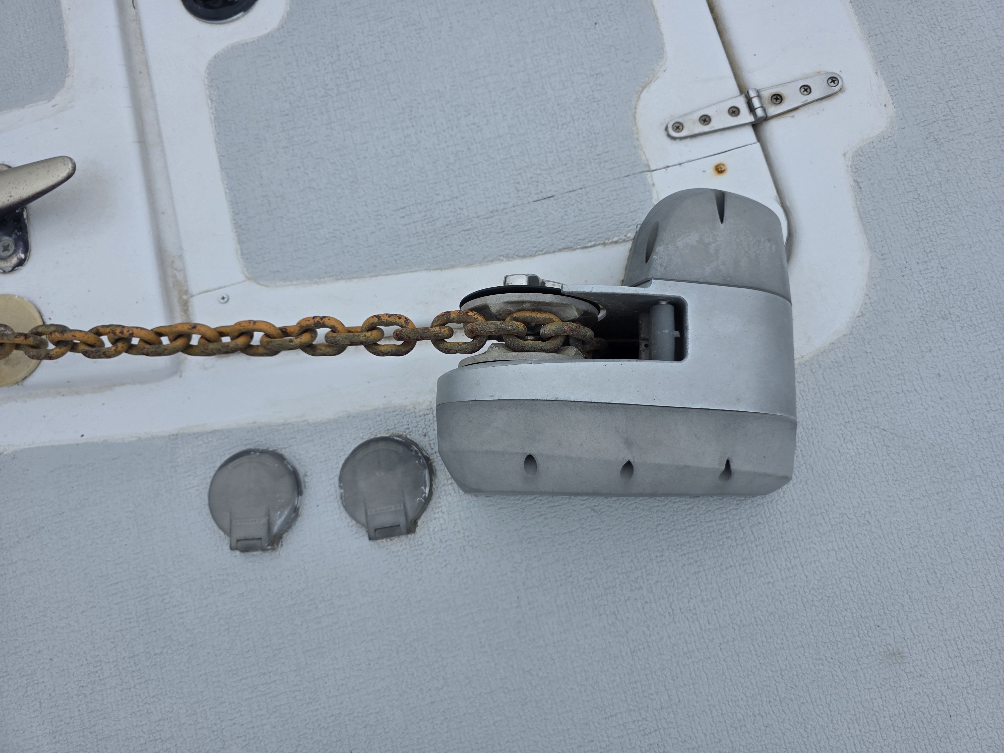 Lewmar windless with controlls at bow and helm